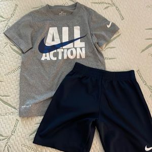 Boys 7 Nike set